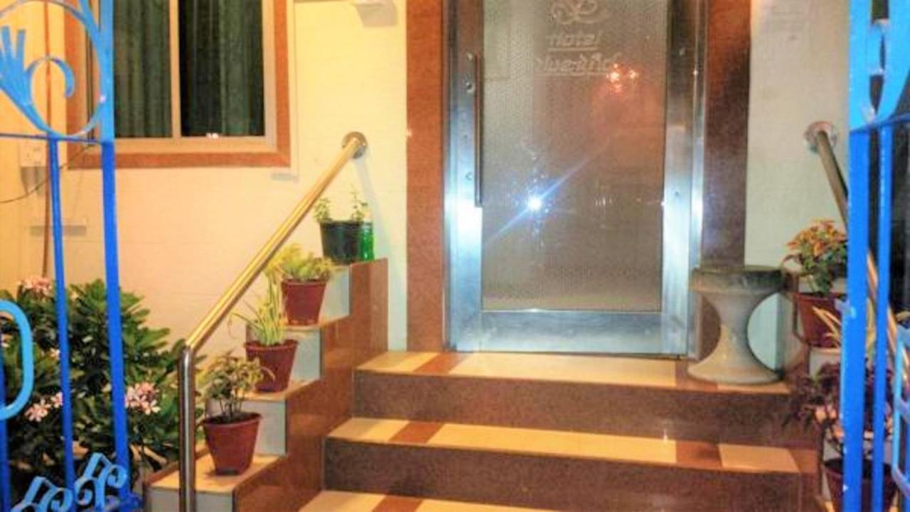 Hotel Blue Bird Colaba Mandve Esterno foto