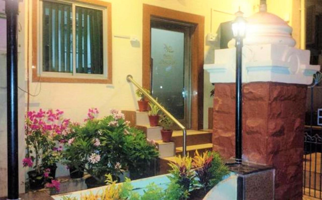 Hotel Blue Bird Colaba Mandve Esterno foto