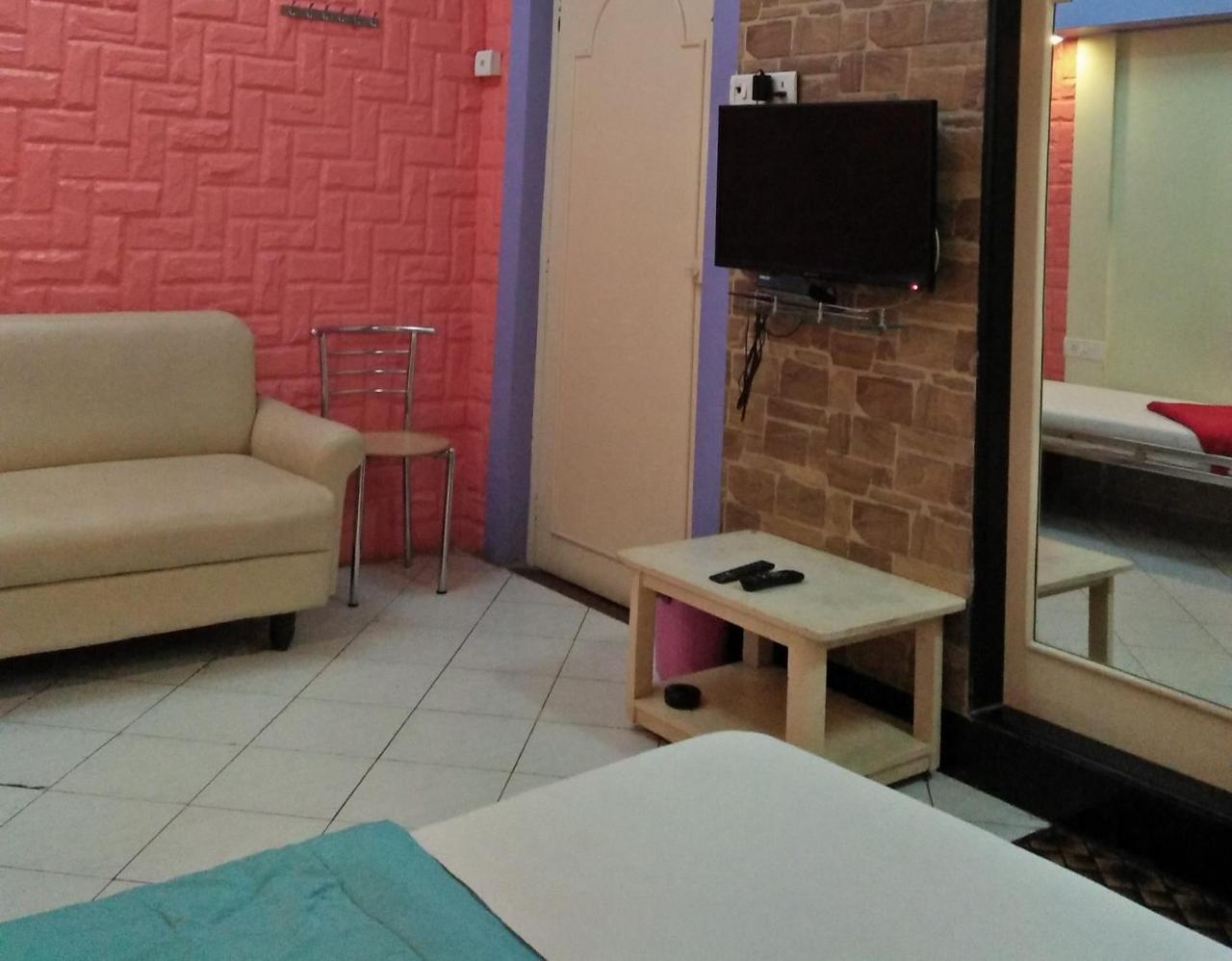 Hotel Blue Bird Colaba Mandve Esterno foto