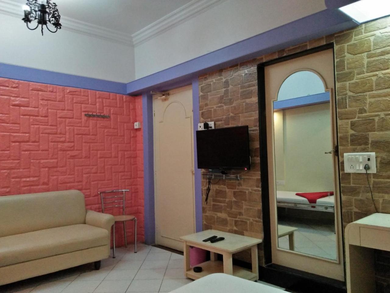 Hotel Blue Bird Colaba Mandve Esterno foto