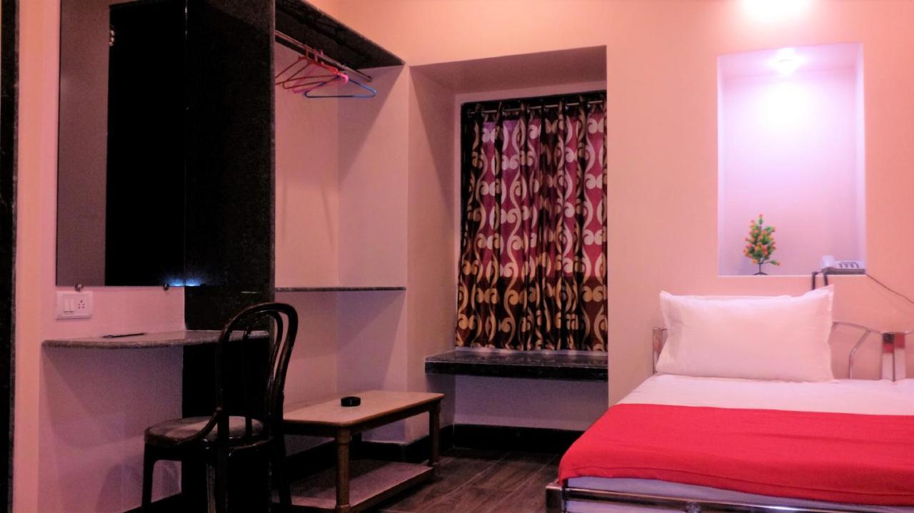 Hotel Blue Bird Colaba Mandve Esterno foto