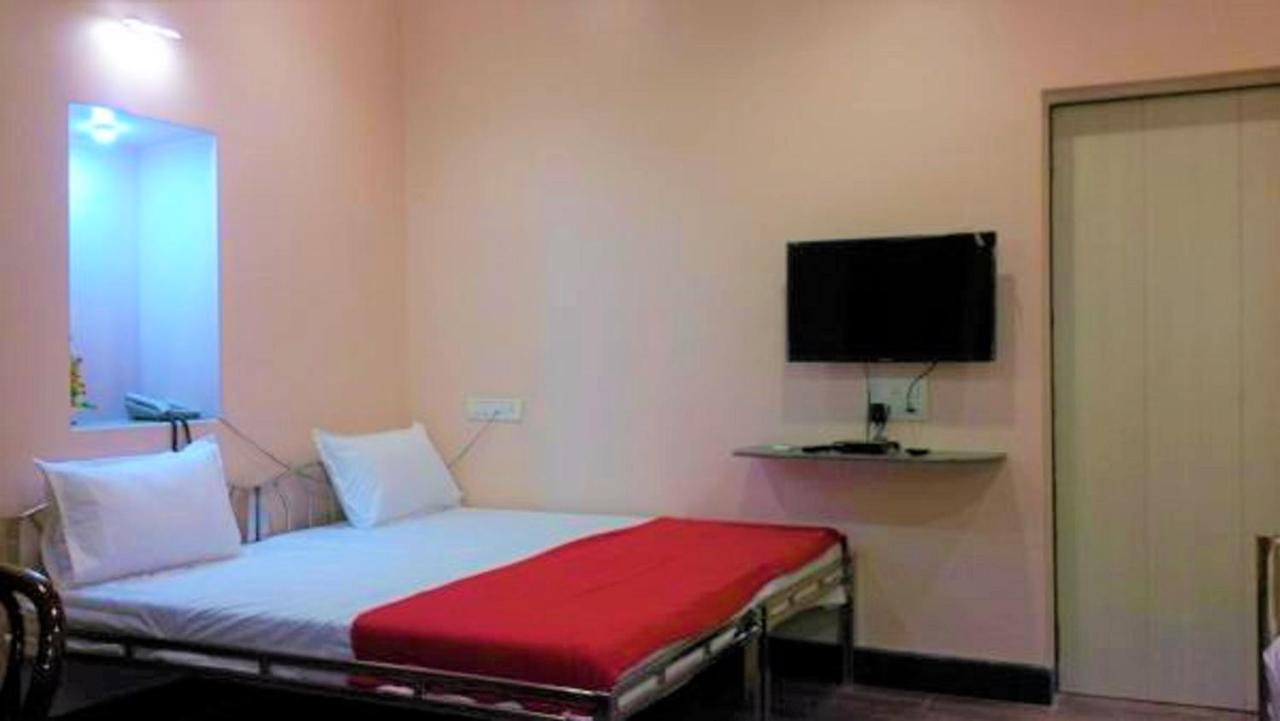 Hotel Blue Bird Colaba Mandve Esterno foto