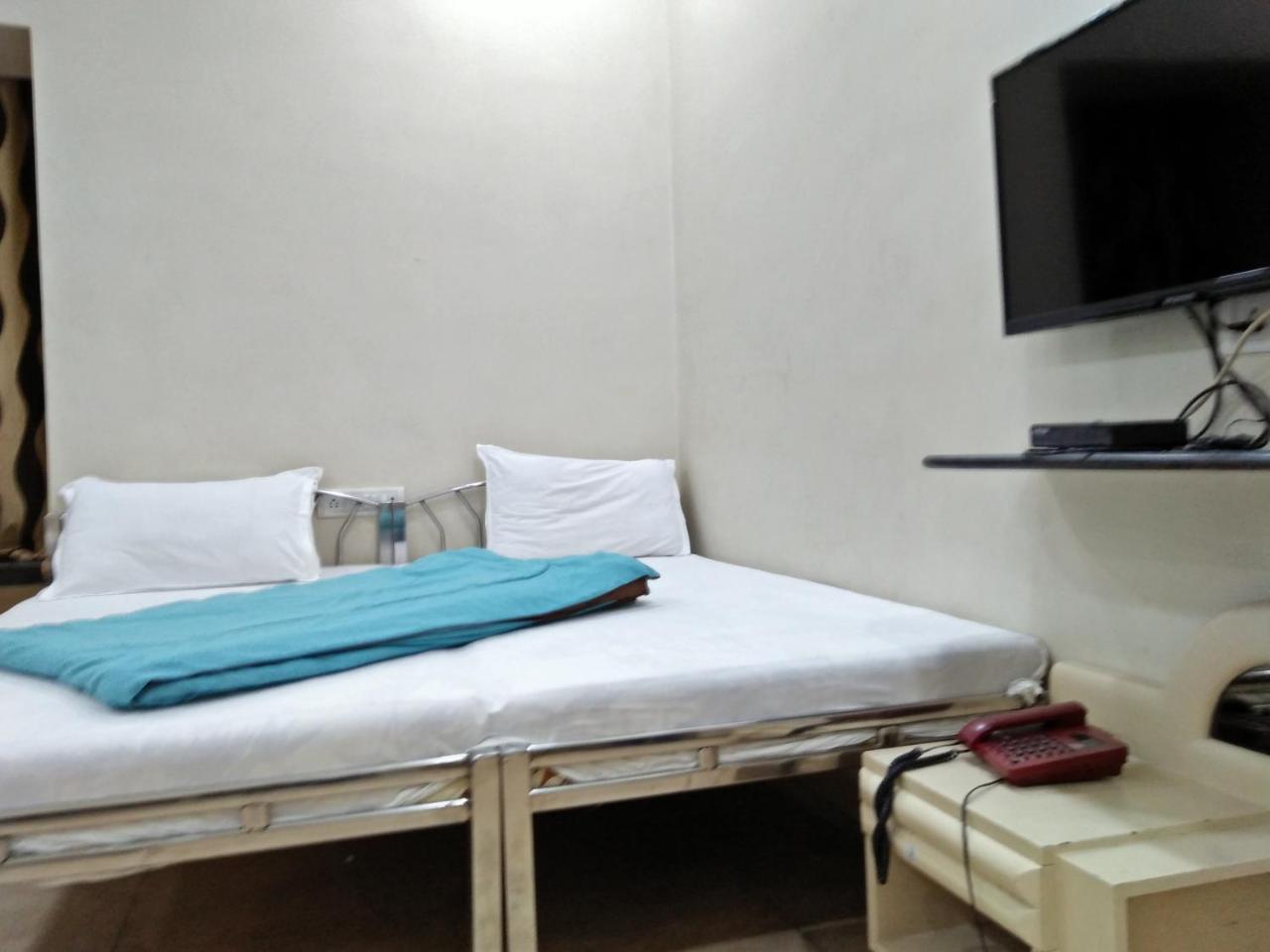 Hotel Blue Bird Colaba Mandve Esterno foto