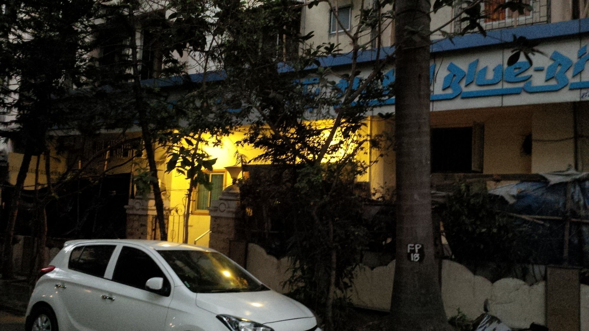 Hotel Blue Bird Colaba Mandve Esterno foto