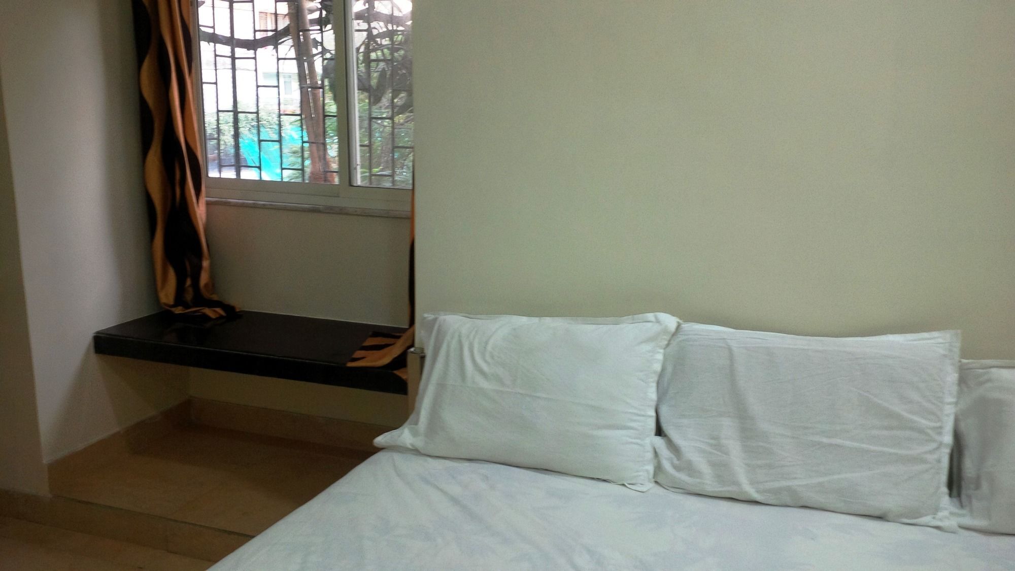 Hotel Blue Bird Colaba Mandve Esterno foto